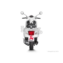 Silencieux AKRAPOVIC Slip-On Piaggio VESPA GTS SUPER IE 2017-... Coupelle Carbone